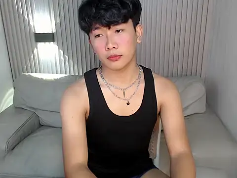 dangerzone0122 online show from 11/19/25, 04:07