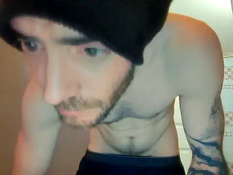 Snapshot of Huntzg23 chatting on 11/22/25, 02:38 Huntzg23 online show from 11/22/25, 02:38