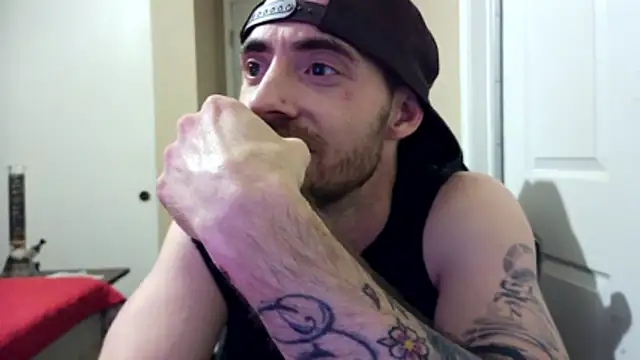 Huntzg23 online show from 04/11/26, 06:51