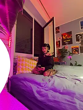 Snapshot of littlewitchxoxo chatting on 12/16/24, 08:37 littlewitchxoxo online show from 12/16/24, 08:37