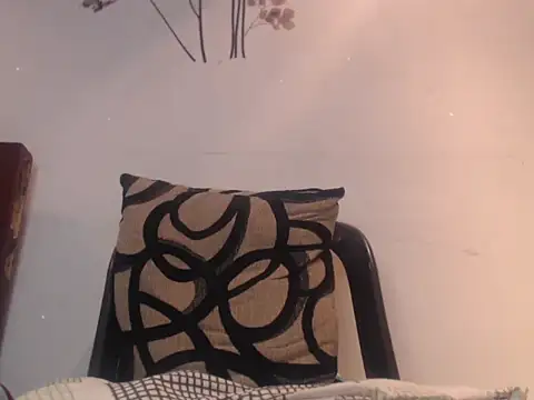 Snapshot of NikolSexyHot chatting on 01/15/25, 11:40 NikolSexyHot online show from 01/15/25, 11:40