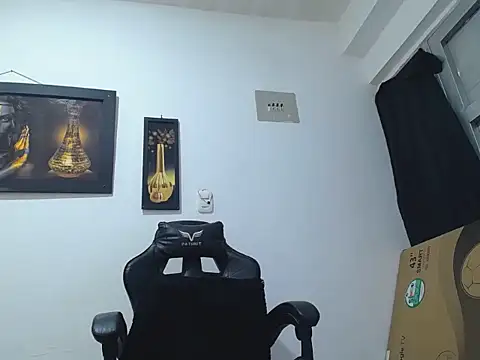 NikolSexyHot online show from 05/18/26, 07:09