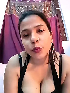 Snapshot of Hot-shot99 chatting on 01/07/25, 01:03 Hot-shot99 online show from 01/07/25, 01:03