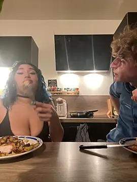 Snapshot of Bulmasexy chatting on 02/07/25, 08:42 Bulmasexy online show from 02/07/25, 08:42