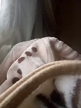 Snapshot of Miamix2 chatting on 10/20/25, 12:05 Miamix2 online show from 10/20/25, 12:05