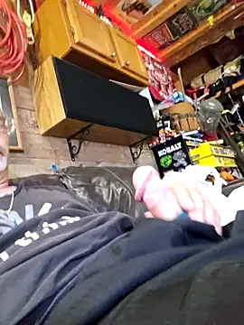 Snapshot of tileguyyy chatting on 09/12/25, 06:08 tileguyyy online show from 09/12/25, 06:08