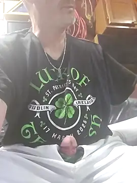 Snapshot of tileguyyy chatting on 09/18/25, 04:36 tileguyyy online show from 09/18/25, 04:36