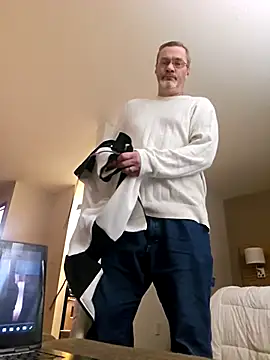 Snapshot of tileguyyy chatting on 03/17/26, 04:06 tileguyyy online show from 03/17/26, 04:06