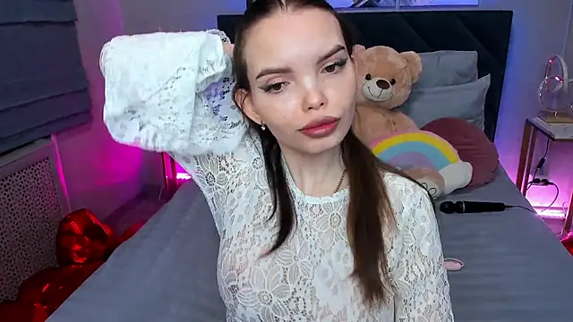 Curvy Dynamite  online show from 03/17/26, 01:10