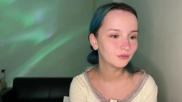 Snapshot of bumble_bee chatting on 12/26/24, 12:38 bumble bee online show from 12/26/24, 12:38