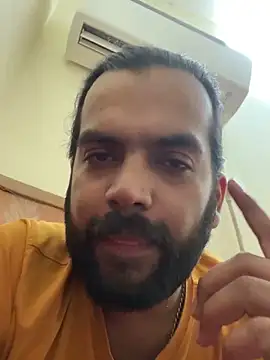 Snapshot of Arsh_Loves_Luv chatting on 12/18/24, 04:49 Arsh Loves Luv online show from 12/18/24, 04:49