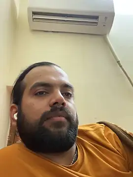 Snapshot of Arsh_Loves_Luv chatting on 12/18/24, 07:52 Arsh Loves Luv online show from 12/18/24, 07:52