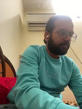 Snapshot of Arsh_Loves_Luv chatting on 12/19/24, 08:13 Arsh Loves Luv online show from 12/19/24, 08:13