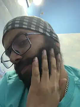 Snapshot of Arsh_Loves_Luv chatting on 12/25/24, 04:54 Arsh Loves Luv online show from 12/25/24, 04:54