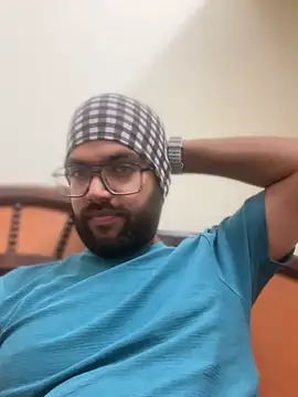 Snapshot of Arsh_Loves_Luv chatting on 01/04/25, 06:19 Arsh Loves Luv online show from 01/04/25, 06:19