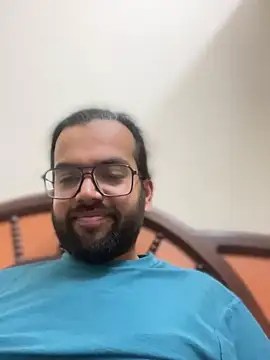 Snapshot of Arsh_Loves_Luv chatting on 01/04/25, 09:41 Arsh Loves Luv online show from 01/04/25, 09:41