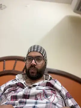 Snapshot of Arsh_Loves_Luv chatting on 01/05/25, 06:45 Arsh Loves Luv online show from 01/05/25, 06:45