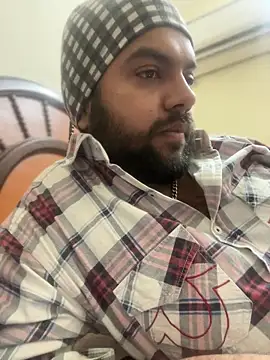 Snapshot of Arsh_Loves_Luv chatting on 01/05/25, 09:47 Arsh Loves Luv online show from 01/05/25, 09:47