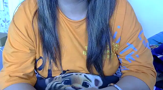 Noor  Kaur online show from 03/18/25, 07:42