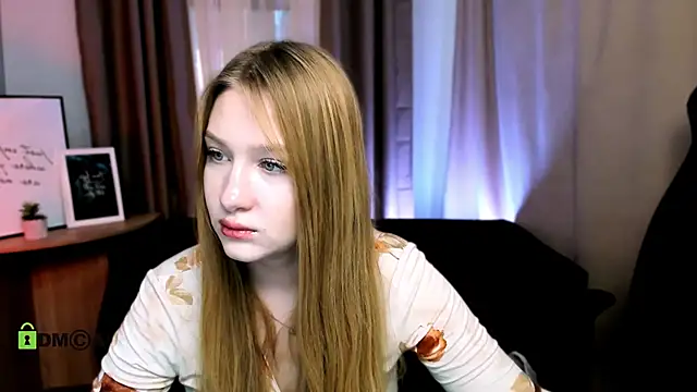 Snapshot of playful_sophie chatting on 01/31/25, 11:03 playful sophie online show from 01/31/25, 11:03