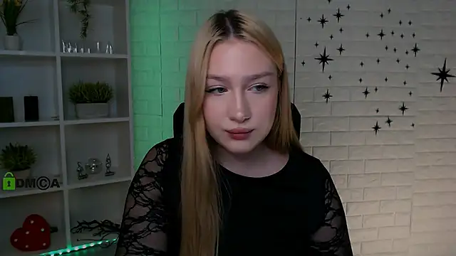 Snapshot of playful_sophie chatting on 05/27/26, 07:33 playful sophie online show from 05/27/26, 07:33