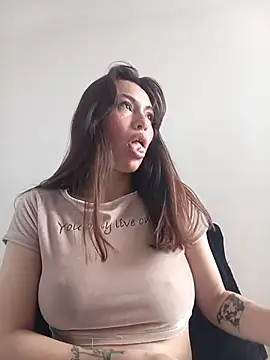 Snapshot of eriika_deep_ chatting on 03/19/25, 06:34 eriika deep online show from 03/19/25, 06:34