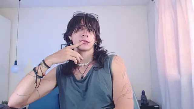 Snapshot of andreey50 chatting on 02/18/25, 08:14 andreey50 online show from 02/18/25, 08:14