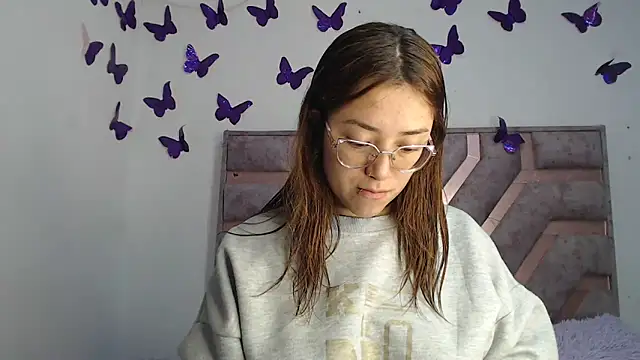 Snapshot of Anny_Fox- chatting on 04/30/26, 05:25 Anny Fox- online show from 04/30/26, 05:25