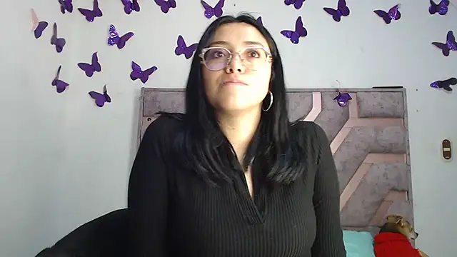 Snapshot of Anny_Fox- chatting on 05/12/26, 02:52 Anny Fox- online show from 05/12/26, 02:52