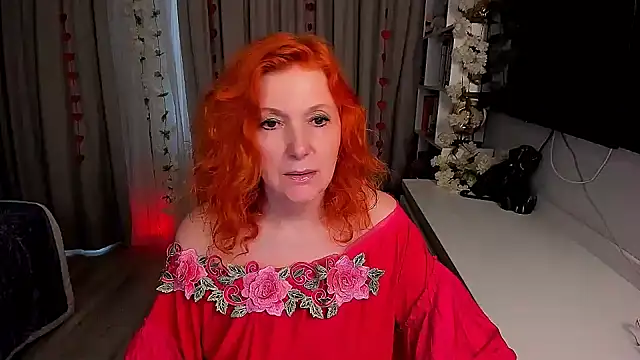 Snapshot of Fire-Fox-One chatting on 10/28/25, 11:36 Fire-Fox-One online show from 10/28/25, 11:36