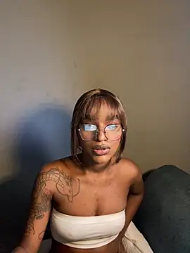 Zizi-campbel online show from 02/03/26, 08:41