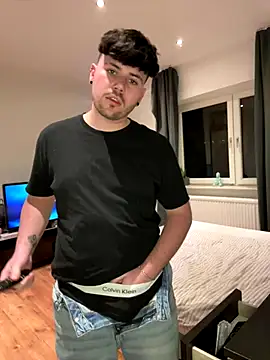 Snapshot of gayboooy_nrw chatting on 11/30/25, 05:28 gayboooy nrw online show from 11/30/25, 05:28