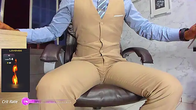 Hideintheoffice online show from 03/05/25, 01:21