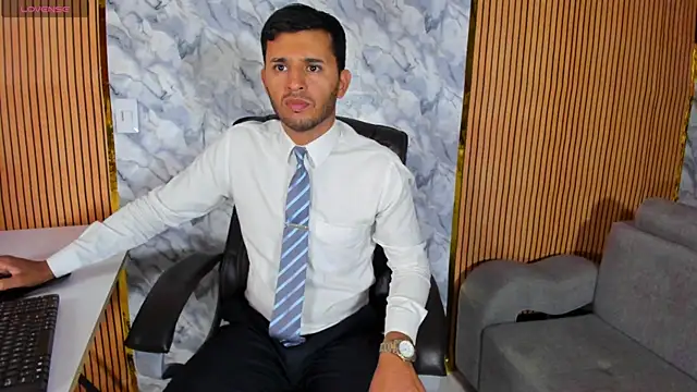 Hideintheoffice online show from 09/17/25, 11:34