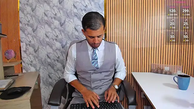 Hideintheoffice online show from 04/01/26, 01:41