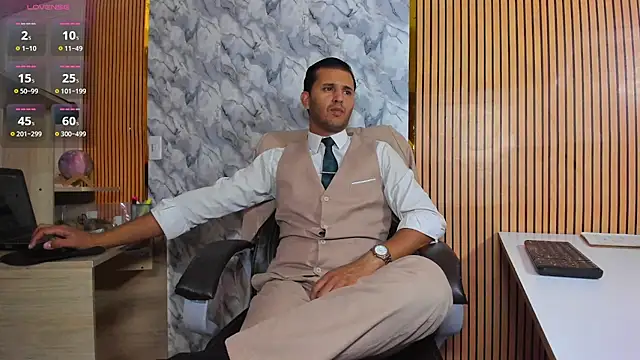 Hideintheoffice online show from 04/16/26, 01:01