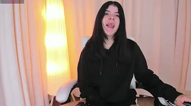 Maddy bennet online show from 03/12/25, 05:02