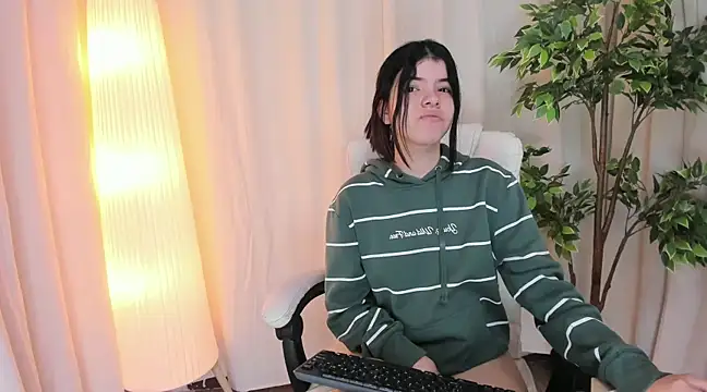 Maddy bennet online show from 03/20/25, 07:25
