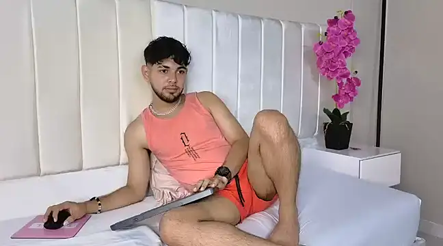 Snapshot of Samir_bear chatting on 02/26/25, 12:25 Samir bear online show from 02/26/25, 12:25