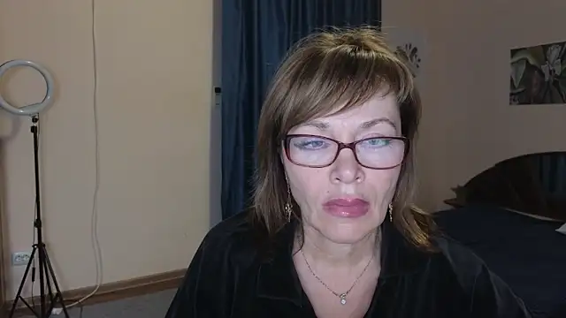 Miss Moren online show from 11/17/25, 12:11