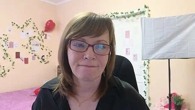 Miss Moren online show from 03/19/26, 04:49