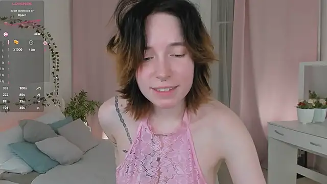 Snapshot of lilithlunna chatting on 01/25/25, 04:56 lilithlunna online show from 01/25/25, 04:56