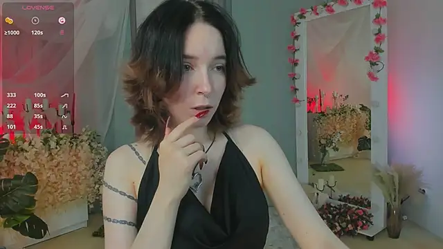 Snapshot of lilithlunna chatting on 03/05/25, 04:35 lilithlunna online show from 03/05/25, 04:35