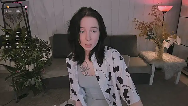 Snapshot of lilithlunna chatting on 09/20/25, 05:47 lilithlunna online show from 09/20/25, 05:47