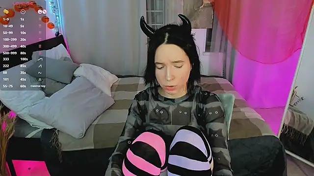 Snapshot of lilithlunna chatting on 10/24/25, 12:56 lilithlunna online show from 10/24/25, 12:56