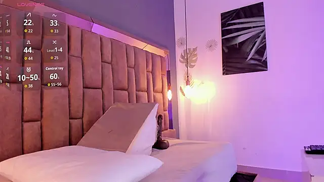 Snapshot of victoriaroyce1 chatting on 09/24/25, 12:41 victoriaroyce1 online show from 09/24/25, 12:41