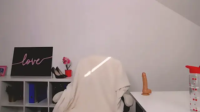 Lia Benini online show from 03/16/25, 01:17