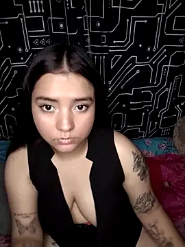 Snapshot of Ema_kraus chatting on 03/04/25, 06:04 Ema kraus online show from 03/04/25, 06:04