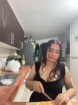 Snapshot of Ema_kraus chatting on 02/18/26, 12:39 Ema kraus online show from 02/18/26, 12:39