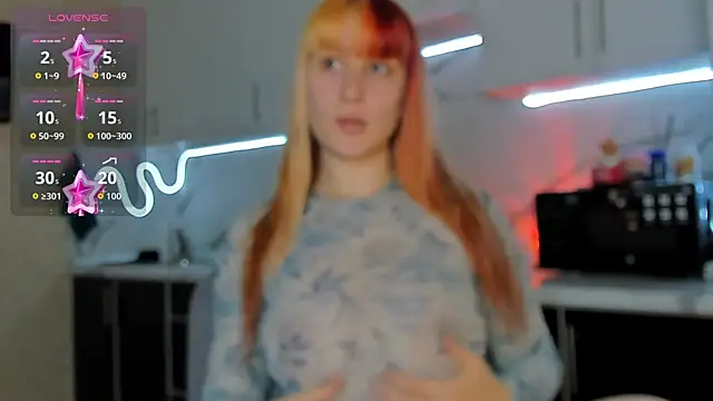 Snapshot of Sweet_white_chocolate chatting on 11/06/25, 11:44 Sweet white chocolate online show from 11/06/25, 11:44